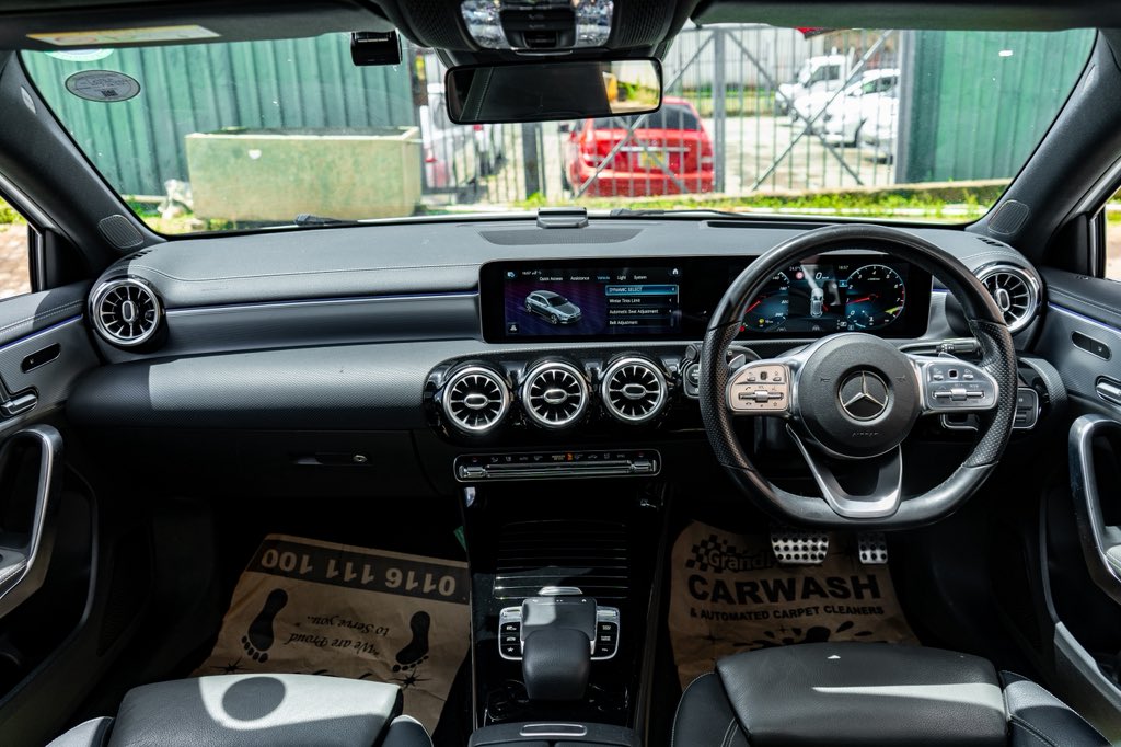 LanchesterAutos's tweet photo. The interior https://t.co/jmYf09upY8