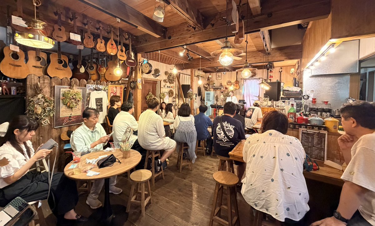 8181Hiroyuki's tweet photo. 楽しんでます😊
いまレトロポップ食堂の「Piano Fes」で有梨さんの演奏を聴きながらオムライスカレーを食しています。 https://t.co/G4WmrdmVWF