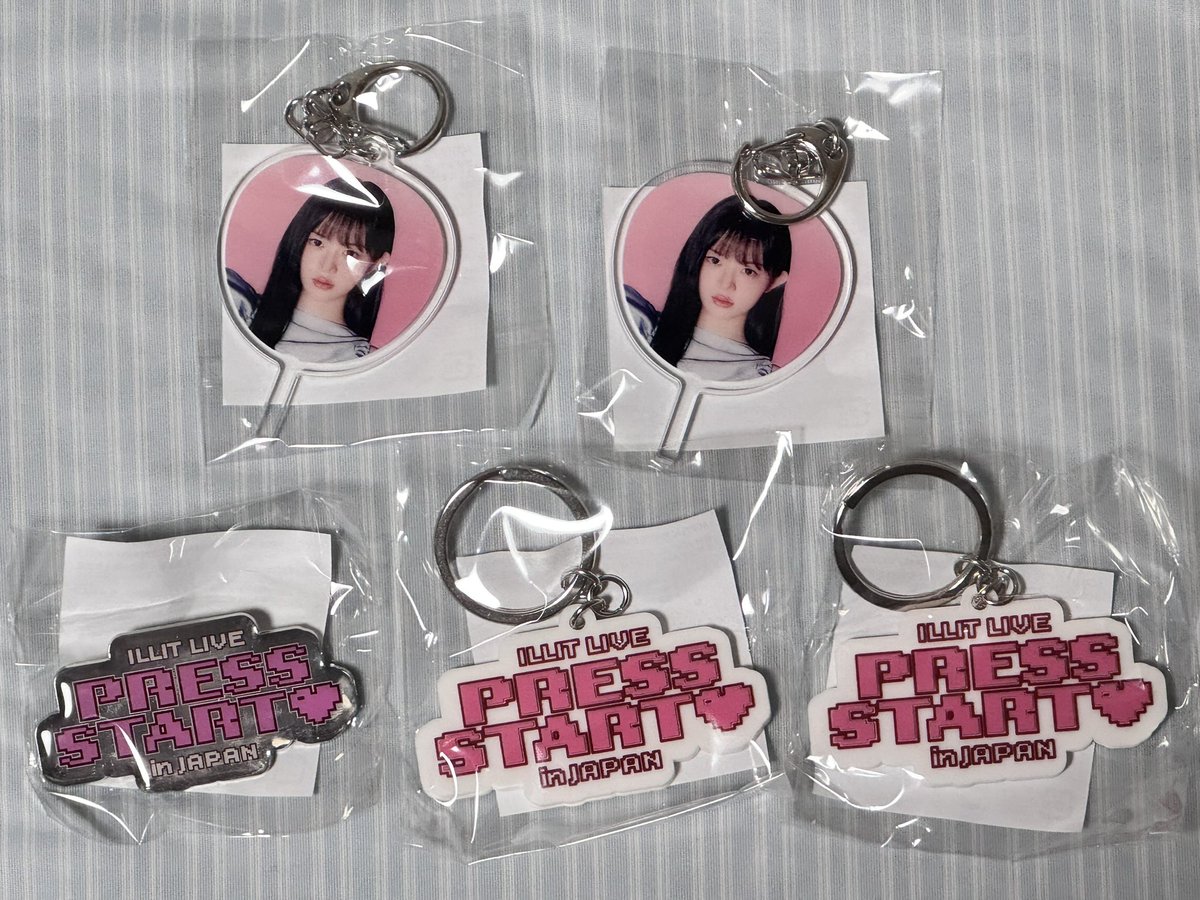 ice_inbloom's tweet photo. ILLIT press start in japan グッズ 交換カプセルトイ ガチャ

譲)ミンジュ ライブキーホルダー ピンバッチ

求)ウォンヒ モカ イロハ

会場で手渡し交換優先or郵送交換
条件合う方お声がけよろしくお願いします🙇🏻‍♀️ https://t.co/U4xGTyXhui