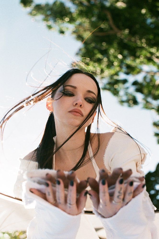 AcoPensal's tweet photo. 🚨 calling all dovelies around the world :

no matter when you see this just reply or quote this tweet with : 

let dove cameron release her album !! 🙏 https://t.co/1W7U9IYRuh