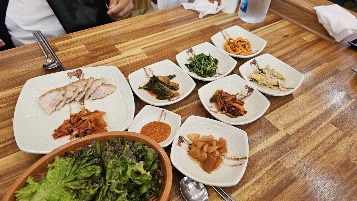han2immida's tweet photo. 이거무슨 산입구에서 먹은거같은데 거기서봤던 뚱냥이만 기억나고 맛도 상호도 아예기억안나 https://t.co/d7nUzwtdLS