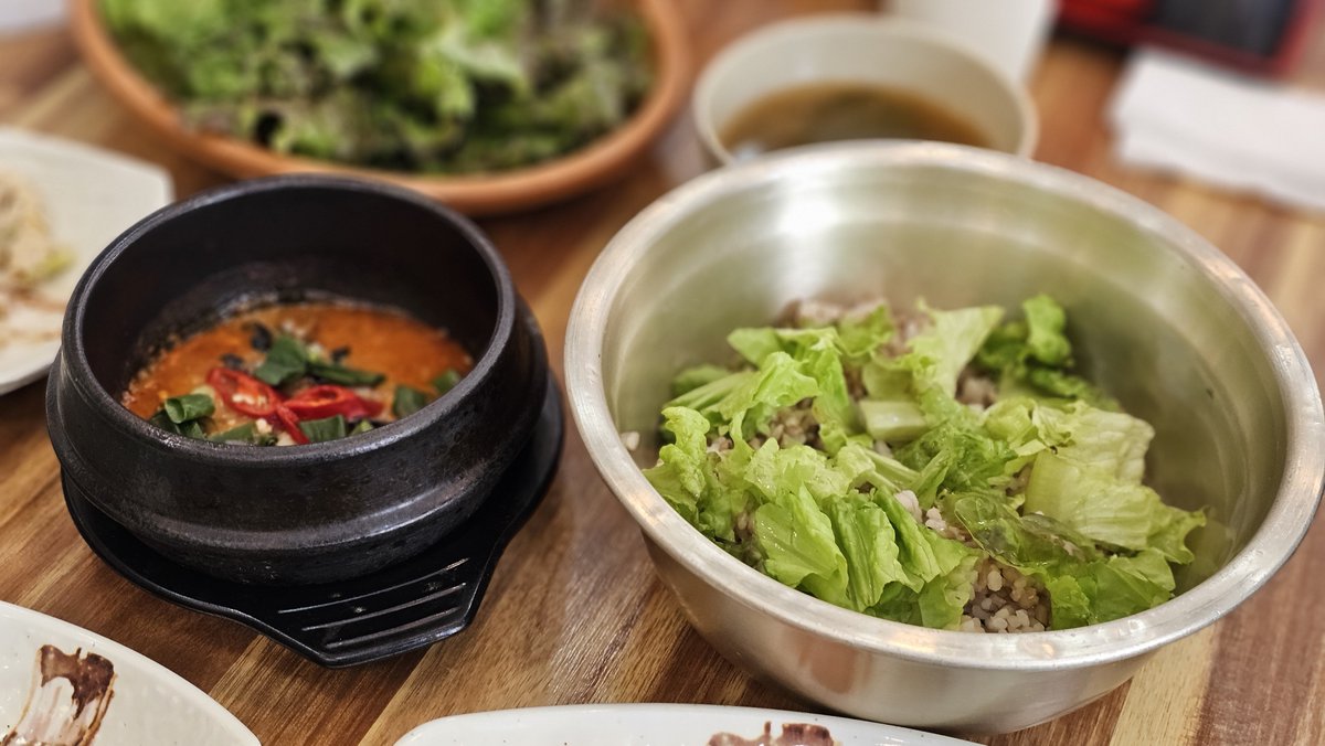 han2immida's tweet photo. 이거무슨 산입구에서 먹은거같은데 거기서봤던 뚱냥이만 기억나고 맛도 상호도 아예기억안나 https://t.co/d7nUzwtdLS