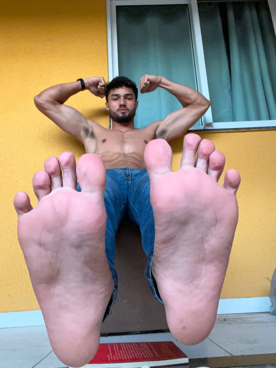 AlphaOliveira_'s tweet photo. I'll sink you into debt and you'll thank me https://t.co/SrHmY3lEqq