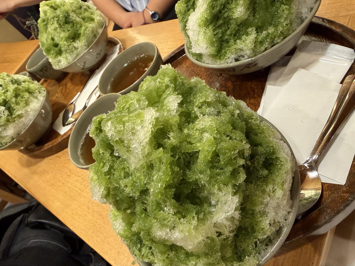 04535_night's tweet photo. 小籠包と赤福氷🙌
久しぶりに会えて嬉しかった〜！ https://t.co/GRuYmSqmbj