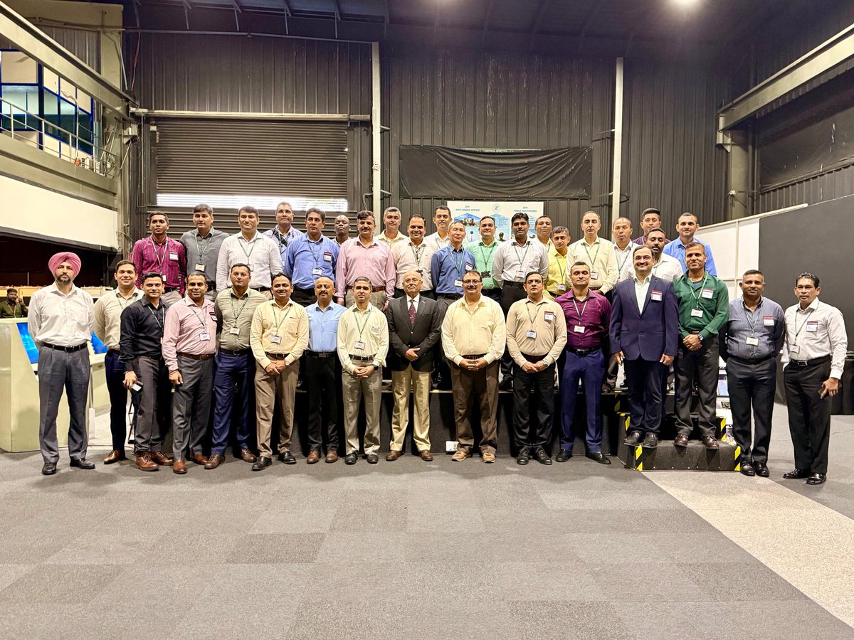 HQ_IDS_India's tweet photo. College of Defence Management, Secunderabad, #CDM_IDS successfully conducted the Defence Management Course Serial 21 #DMC_21 which brought together 22 officers from the Indian Defence Forces and 16 officers from Friendly Foreign Countries — 🇧🇩 🇰🇪 🇲🇻 🇱🇰 🇳🇵 — to strengthen defence management and international cooperation.

Participant officers explored core concepts of defence management, including Strategic Planning, Resource Allocation, Organisational Behaviour, Leadership Development and Financial and Supply Chain Management — Skills to help officers navigate an evolving security environment and work together more effectively.

Indian and foreign officers together visited defence industry units, heritage sites in Hyderabad, engaging with India's growing defence industrial base, its ancient knowledge systems and its perspectives on global issues — building relationships that go beyond borders.

#ProfessionalMilitaryEducation

@DefenceMinIndia 
@SethSanjayMP 
@SpokespersonMoD 
@MEAIndia 
@bdhc_delhi 
@MDVinINDIA 
@SLinIndia 
@EONIndia