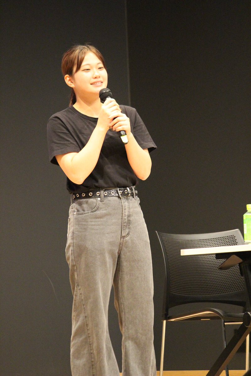 tokotan's tweet photo. 【愛知支部選手による歌謡ショー＆トークショー】

1. 好きすぎて滅！「M!LK」
横田海人(#志賀美優)選手

2.夏祭り「Whiteberry」
#宇野弥生 選手

3.スマイル「森七菜」
#伊藤栞 選手

4. 栄光の架橋��ゆず」
#宇野弥生 選手
#志賀美優 選手

5. アイノカタチ「MISIA」
#宇野弥生 選手
#伊藤栞 選手

6.空も飛べるはず「スピッツ」
#伊藤栞 選手
#志賀美優 選手

7. ハナミズキ「一青窈」
#宇野弥生 選手
#伊藤栞 選手
#志賀美優 選手

#ボートレースとこなめ #とこなめ #歌謡祭 #トークショー