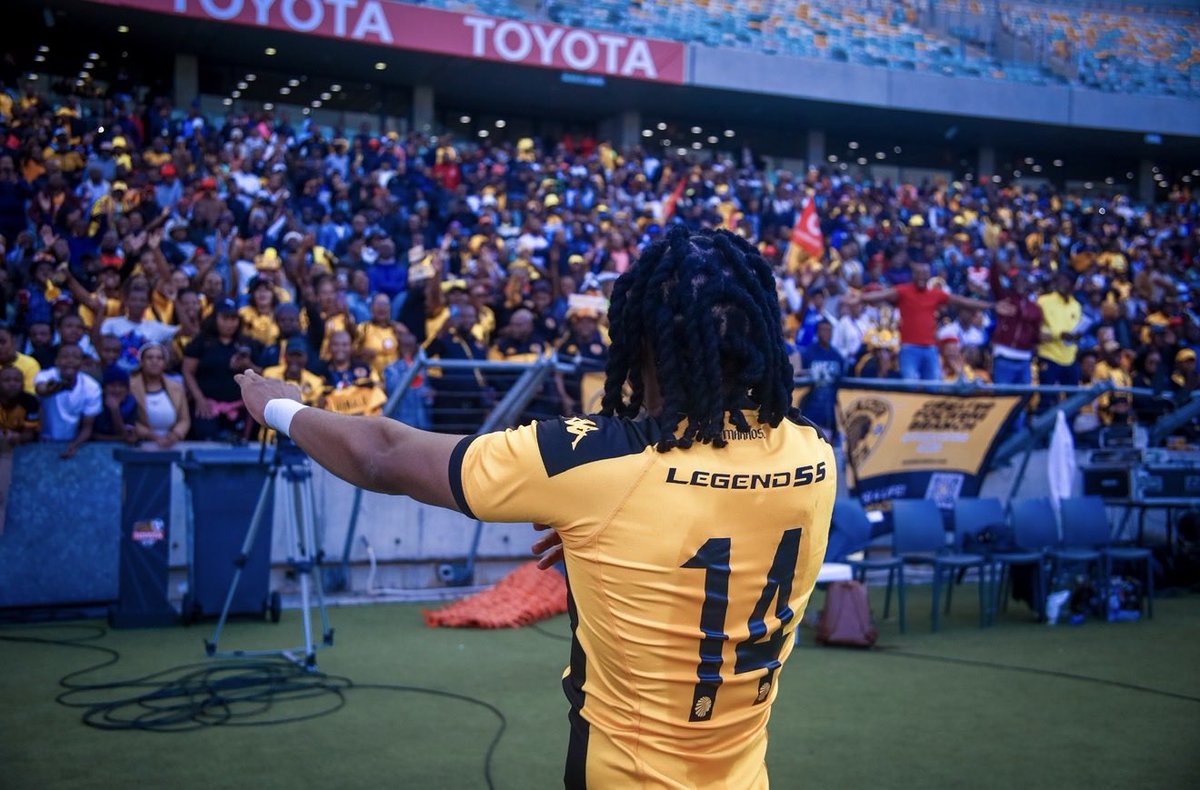 siphiweshabba's tweet photo. Matchday ⚽️🏟️📺
@KaizerChiefs Legends vs Jozi Masters  💛&amp;✌🏿🔥🔥🔥
#toyotacup https://t.co/m573FMD2by