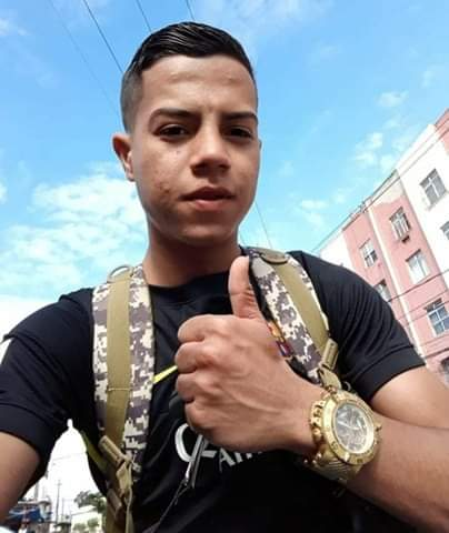 astrorj02's tweet photo. Moisés Severino da Silva (Dino da Cidade Alta) - Terceiro Comando Puro.

Dino é cria da favela da Kelson's (CV), no bairro da Penha. Dino inicialmente se juntou ao tráfico do Comando Vermelho do Complexo da Penha, segundo relatos, algumas vezes ele andava ao lado do Doca da Penha https://t.co/9d0U57755I