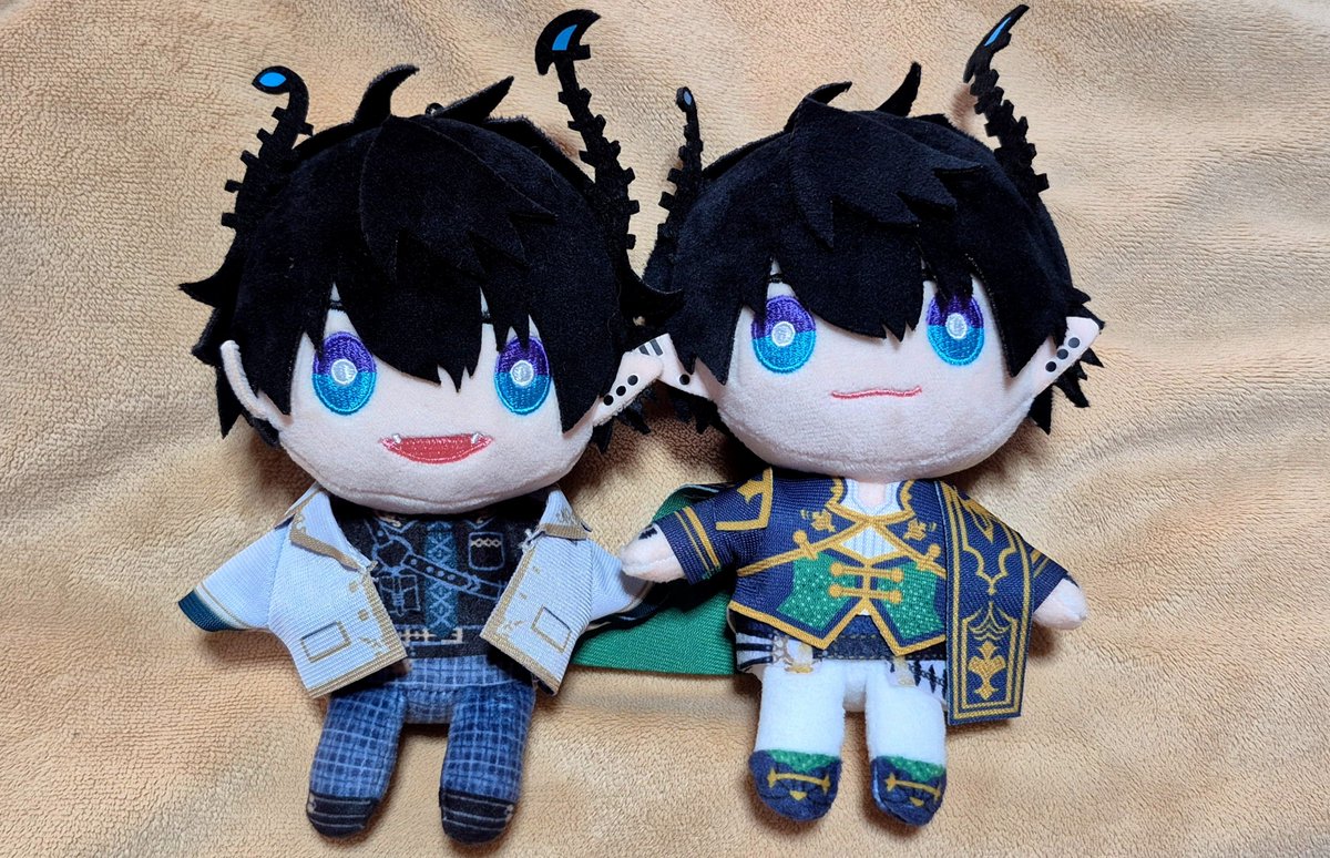 ocatsummer's tweet photo. 共通衣装レンくん届いたうおおおおお！
お口がかわいい！
王子様だからもちろん王冠も必要だよね👑
#にじぬい
#RenZotto https://t.co/OVlEZJ7BGc