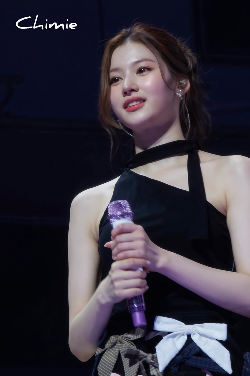 chimie_37_'s tweet photo. 260712 THIS IS FOR FINALE in Seoul
 🐹🥹
#트와이스 #TWICE #사나 #SANA #サナ https://t.co/WxSd9fYQS3