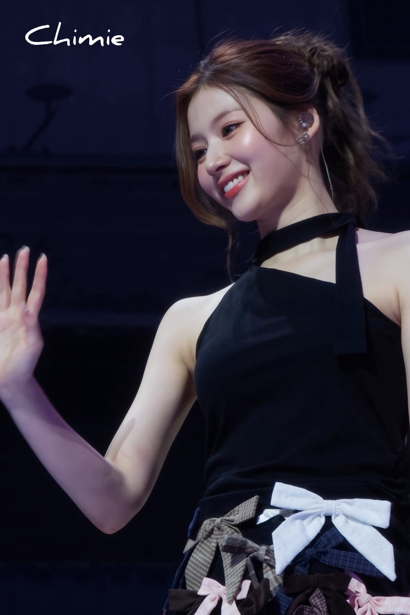 chimie_37_'s tweet photo. 260712 THIS IS FOR FINALE in Seoul
 🐹🥹
#트와이스 #TWICE #사나 #SANA #サナ https://t.co/WxSd9fYQS3