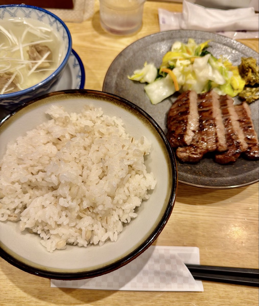 yuya_1024's tweet photo. 昨日のツアー宮城公演初日の後、
仙台駅近くのホテルで宿泊
今日午前中は駅ナカへ直行し
牛タン定食を頂いた
本当に美味しかった！昨日開演直前の
会場入りでスタンプを押すヒマが
無かったので、今日は早めに到着！
2日目も楽しみます😆

#乃木坂46 #真夏の全国ツアー2026
#乃木坂全国ツアー宮城Day2 https://t.co/CtSf0x8GAl