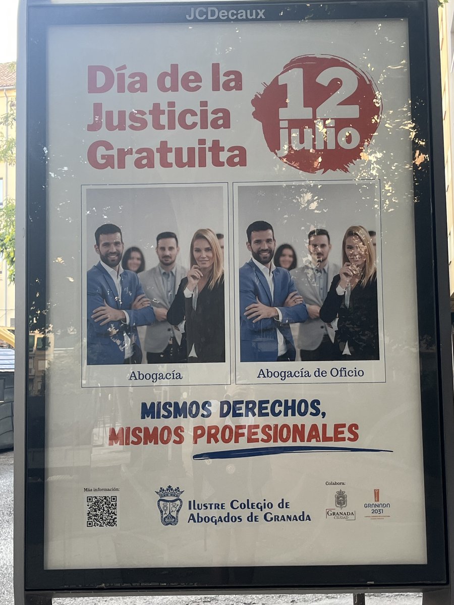 traumatogeek's tweet photo. Vaya una campaña buena… pero sólo si no llevas bata.

Estaba yendo a trabajar, me topé casualmente con este cartel. Al principio no le presté atención, Día de la Justicia Gratuita. Aunque la segunda vez que me lo encontré, sí que le dediqué un poco más de tiempo.

Porque había algo raro, y no era precisamente el cartel. Sino el ejercicio mental que se me ocurrió hacer después. Imaginé ese mismo cartel hecho por médicos. “Sanidad privada”. “Sanidad pública”. Mismos derechos, mismos profesionales.

Porque claro, un abogado puede tener un despacho. Un arquitecto puede tener un estudio. Un profesor puede sacarse unas perillas extras dando clases particulares.

Pero ¡ay del médico que decida complementar su exiguo sueldo público con consulta privada! De repente: “no tenéis vocación”, “sólo os interesa el dinero”. Como si cobrar por tu trabajo, con el equivalente a dos carreras de formación, fuera una confesión de culpabilidad. Una pena que el banco haya decidido no cobrarse las cuotas hipotecarias, con vocación.

A ninguna otra profesión se le presupone maldad por facturar. A la nuestra, sí. Y un detalle más: somos los únicos que podemos acabar en la cárcel por no ejercer. Se llama “omisión del deber de socorro”. Sin cartelitos de nuestros colegios profesionales, poniéndonos medallas.

Ojo: yo no tengo privada. Así que puedo decirlo sin pelos en la lengua. ¿Por qué lo que en cualquier profesión es motivo de orgullo, en la nuestra se usa como arma arrojadiza?

#LaTraumatologaGeek