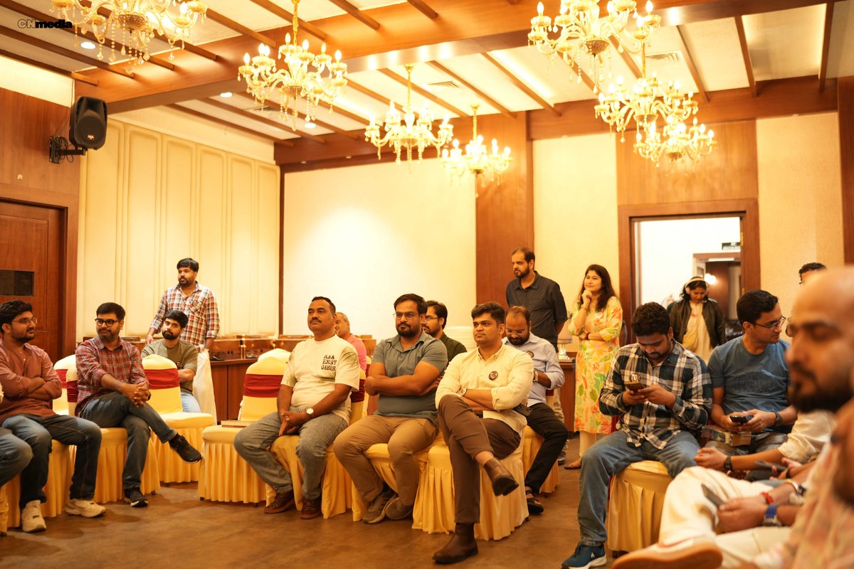 thecancerus's tweet photo. Yesterday, the #ttstaff Pune team came together for a lunch meetup. And guess what? Around 65 of us showed up! 🙌 1/6 https://t.co/0HHDwZoYVN