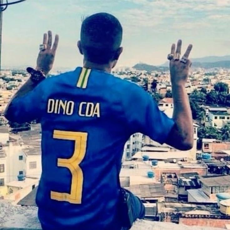 astrorj02's tweet photo. Moisés Severino da Silva (Dino da Cidade Alta) - Terceiro Comando Puro.

Dino é cria da favela da Kelson's (CV), no bairro da Penha. Dino inicialmente se juntou ao tráfico do Comando Vermelho do Complexo da Penha, segundo relatos, algumas vezes ele andava ao lado do Doca da Penha https://t.co/9d0U57755I