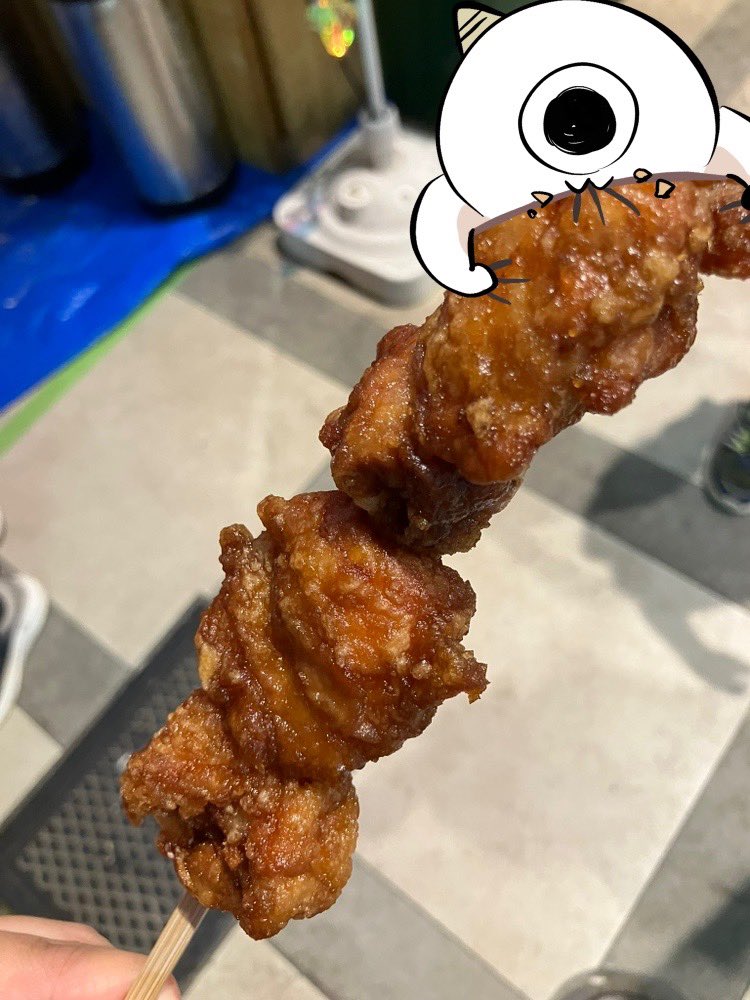 kigan_si2's tweet photo. 八戸七夕祭りで食を満喫(o'ч'o)ŧ‹”ŧ‹”
唐揚げ串を食べなきゃ私じゃないね。 https://t.co/lQ2aDQXY6z