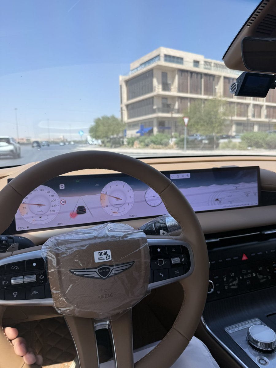 iibad0's tweet photo. مزايا انك تداوم عن بعد يمديك تروح ل اي مكان تكمل شغلك فيه🖤 https://t.co/A2nAY5pkXI