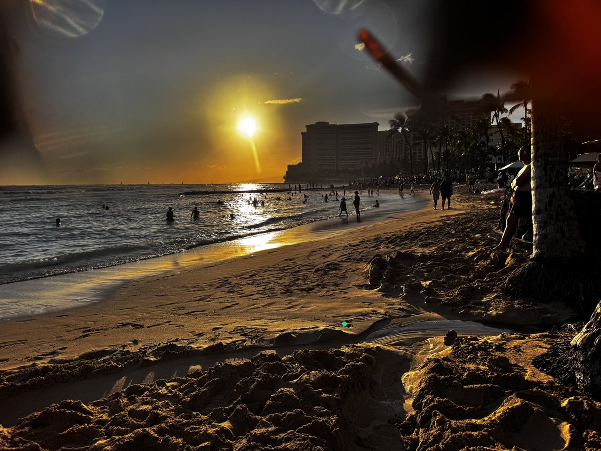 dcsnj1's tweet photo. @SedanneHathaway @Colonel_Myway Waikiki tonight! https://t.co/FXnQBXKXgT