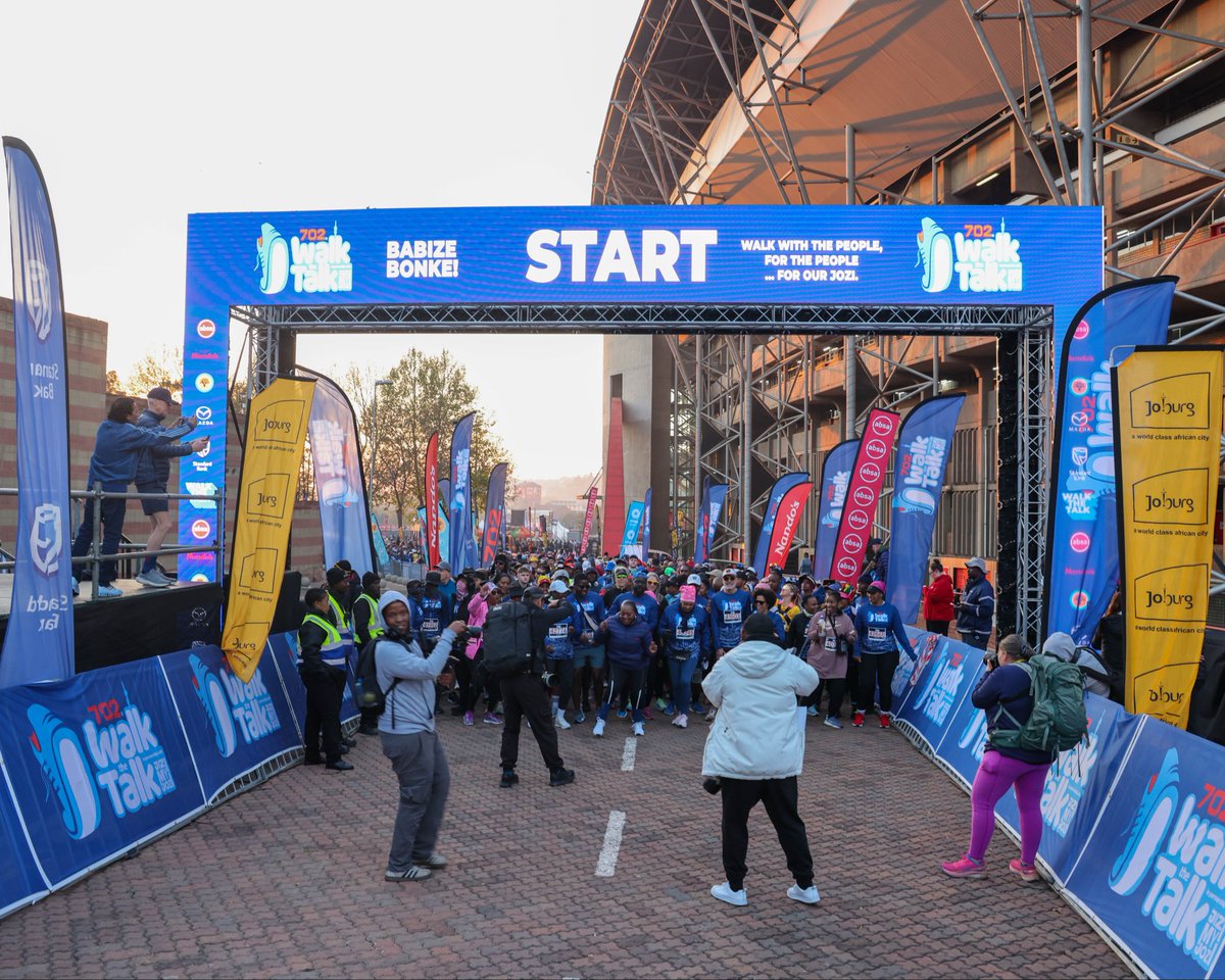 StandardBankZA's tweet photo. We're excited to be walking on the historic streets of the Jozi CBD along thousands of people that have showed up today and our partners, @Jozi_My_Jozi  and @Radio702 as we spotlight the newly installed bins, designed by local Johannesburg-based artist, James Delaney.  🗑️💙
 
#SBJoziMyJozi #SBLove💙