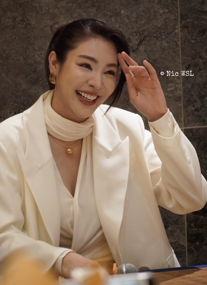 Nic__WSL's tweet photo. Bright smile 😃 

FAYE MEISHAN EXCLUSIVE EVENT
#SichuanEventwithFaye
#FayePeraya #ฝ้ายพีรญา https://t.co/NrQXGPbDih