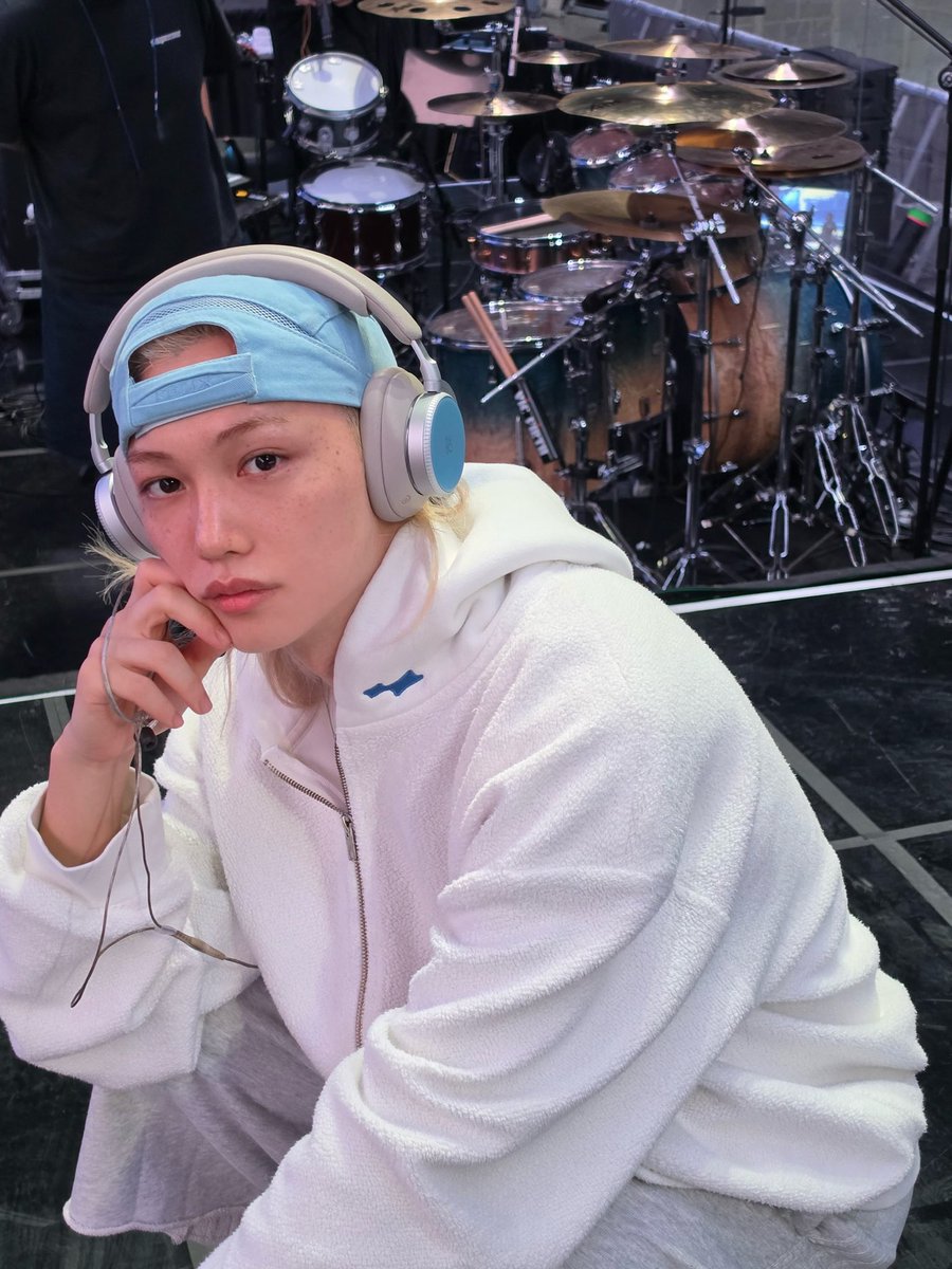 비니 tweet media