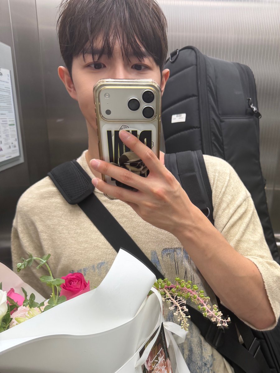kjh_windpark's tweet photo. [✏️ From. JAEHWAN]

อันไหนคือดอกไม้กันน้า~~?🌷

🔗 https://t.co/FbGisM8LtA

@KJH_officialtwt #김재환 #KIMJAEHWAN https://t.co/yEUiTd1KGs
