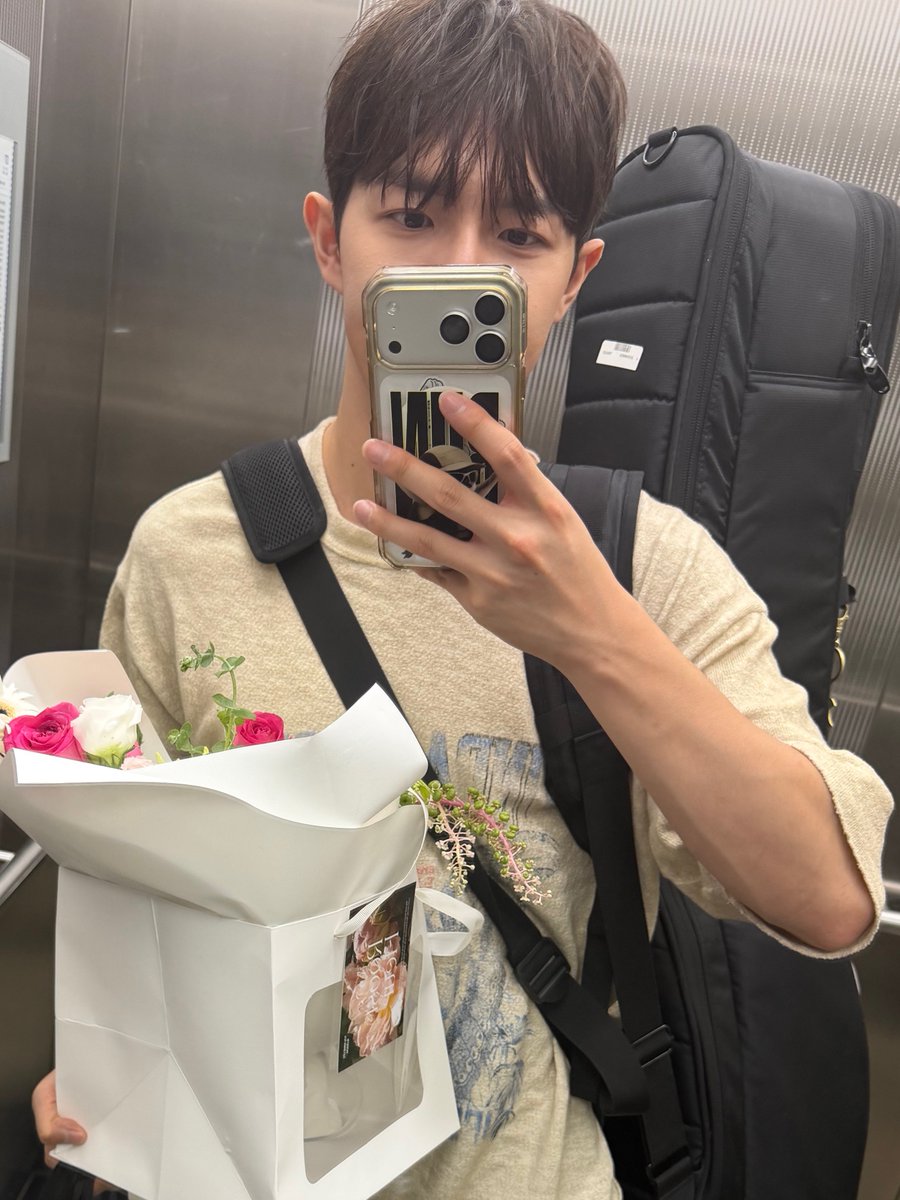 kjh_windpark's tweet photo. [✏️ From. JAEHWAN]

อันไหนคือดอกไม้กันน้า~~?🌷

🔗 https://t.co/FbGisM8LtA

@KJH_officialtwt #김재환 #KIMJAEHWAN https://t.co/yEUiTd1KGs