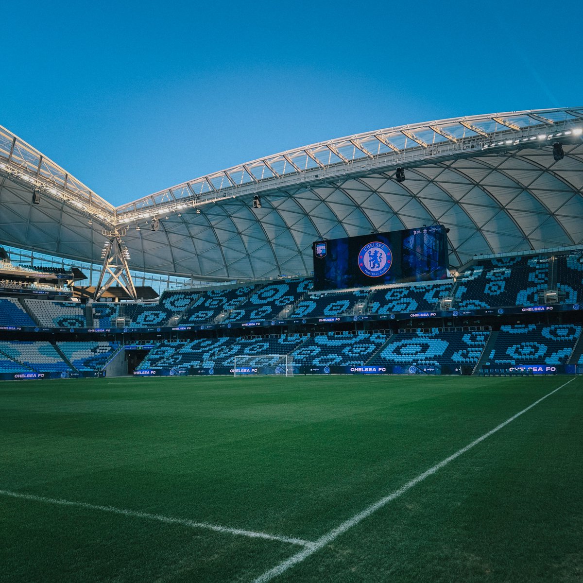 ChelseaFC's tweet photo. Allianz Stadium. 🏟️

Xabi Alonso's Chelsea squad will be training LIVE at approximately 18:00 BST. Subscribe to CFC+ now. 🔵