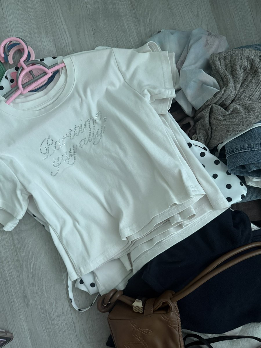 peekgelbboo's tweet photo. รีทวิต ลด 10 บาท יִ

❤︎ ส่งต่อ เสื้อผ้า กระเป๋า 👩🏻🩰
เฟบไว้เยย ทยอยลงใต้โพสค่ะ👇🏻💘💘
📬 ค่าส่ง 40 ตัวต่อไป +5

#ส่งต่อเสื้อผ้า #ส่งต่อกระเป๋า #โล๊ะตู้เสื้อผ้า #ส่งต่อstylist #ส่งต่อatreasurebox #pomelo #rilyeyapparels https://t.co/rL3FajGPNJ