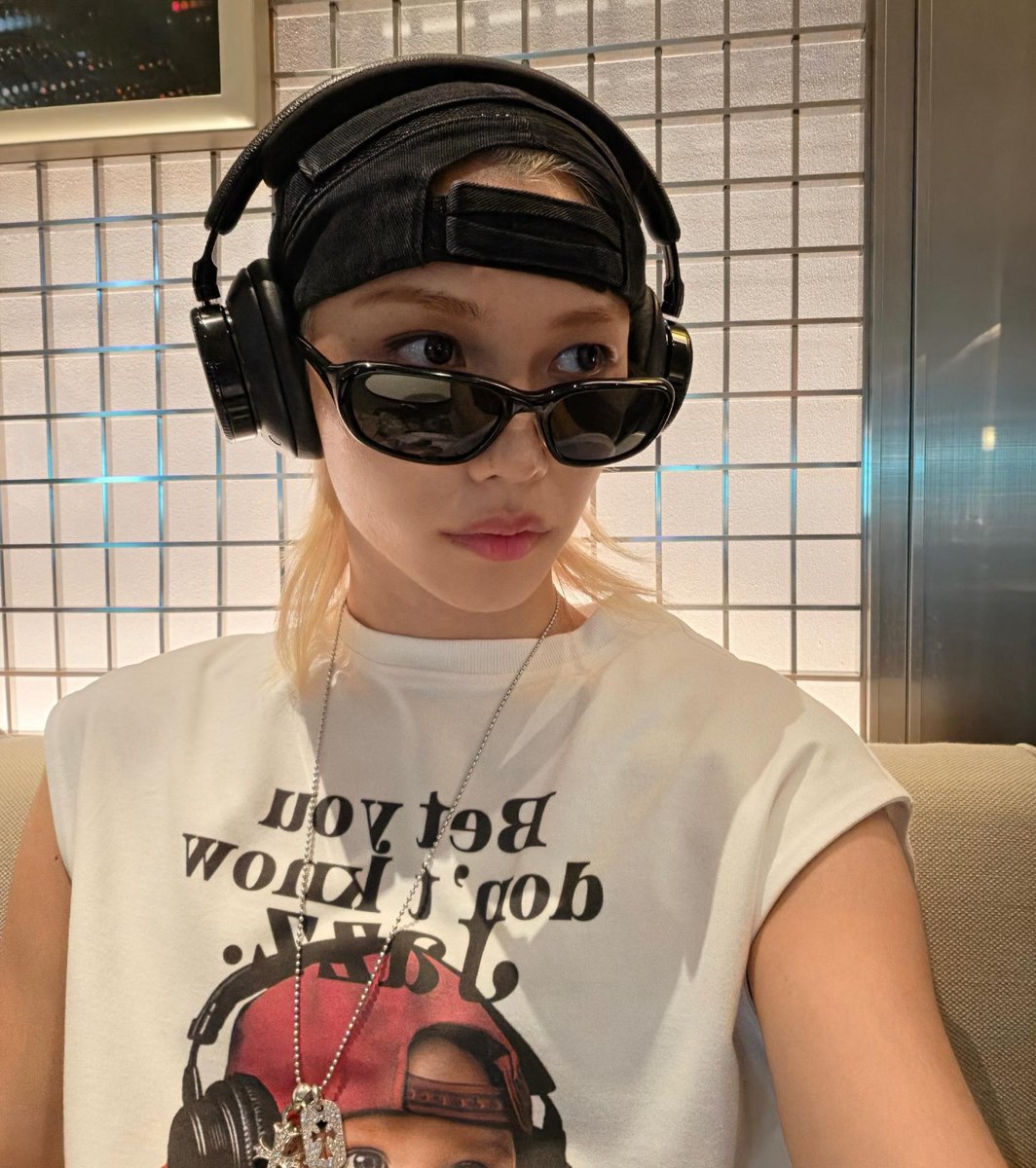leefebix's tweet photo. ⠀⠀
𝐋ooks like I figured it out, knowing life is prettier when I simply enjoying the moments. Not hiding from the world, just learning how to move through it gently.⠀⠀
⠀⠀ https://t.co/ESylzul4kZ