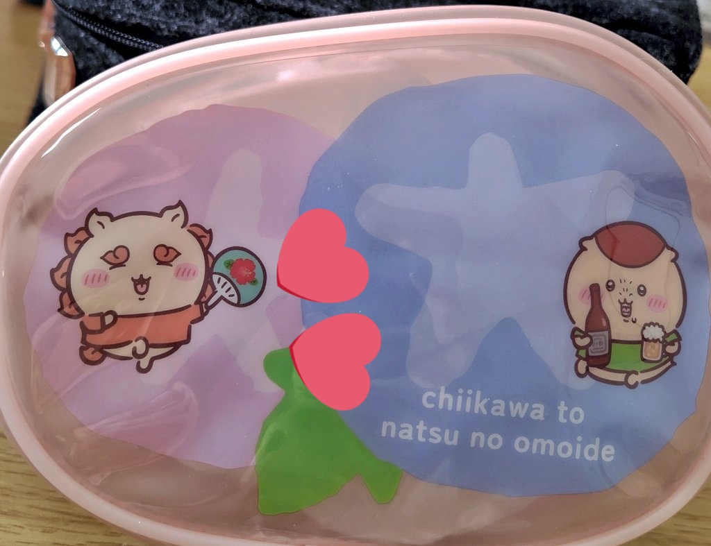 misa00003's tweet photo. 娘のくじ運すごい🥺

娘の推し……ちいかわ
夫の推し……栗まんじゅう
私の推し……うさぎ

娘が引いたのは⑦ラッコなんだけど、隣で引いたら当たりました！
一緒に引いたり近くで引いたり本人が引くと大体誰かの推しかシークレットが出る🤣 https://t.co/TF2mHV0qC2