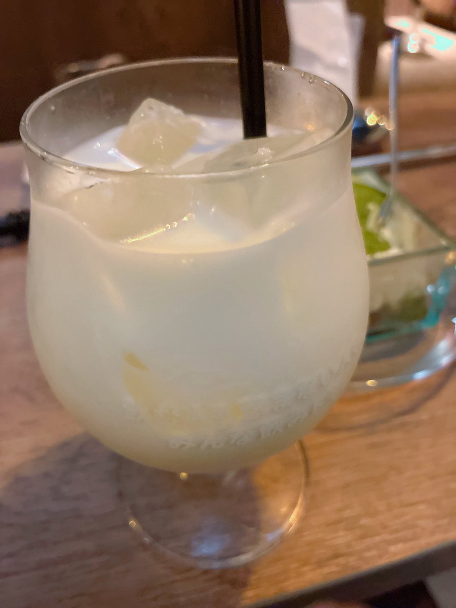 bonrouge2's tweet photo. 大宮のシーシャスタンド広いし店員さんも韓流スターみたいなイケメンでおすすめ！接客レベル高いし最高過ぎるピザ605円ティラミス418円トロトロももドリンクイベントで100円シーシャモヒート味で美味い😋
ここの会社の株上がるわ
間違い無い⤴️ https://t.co/7y7wILrHWg