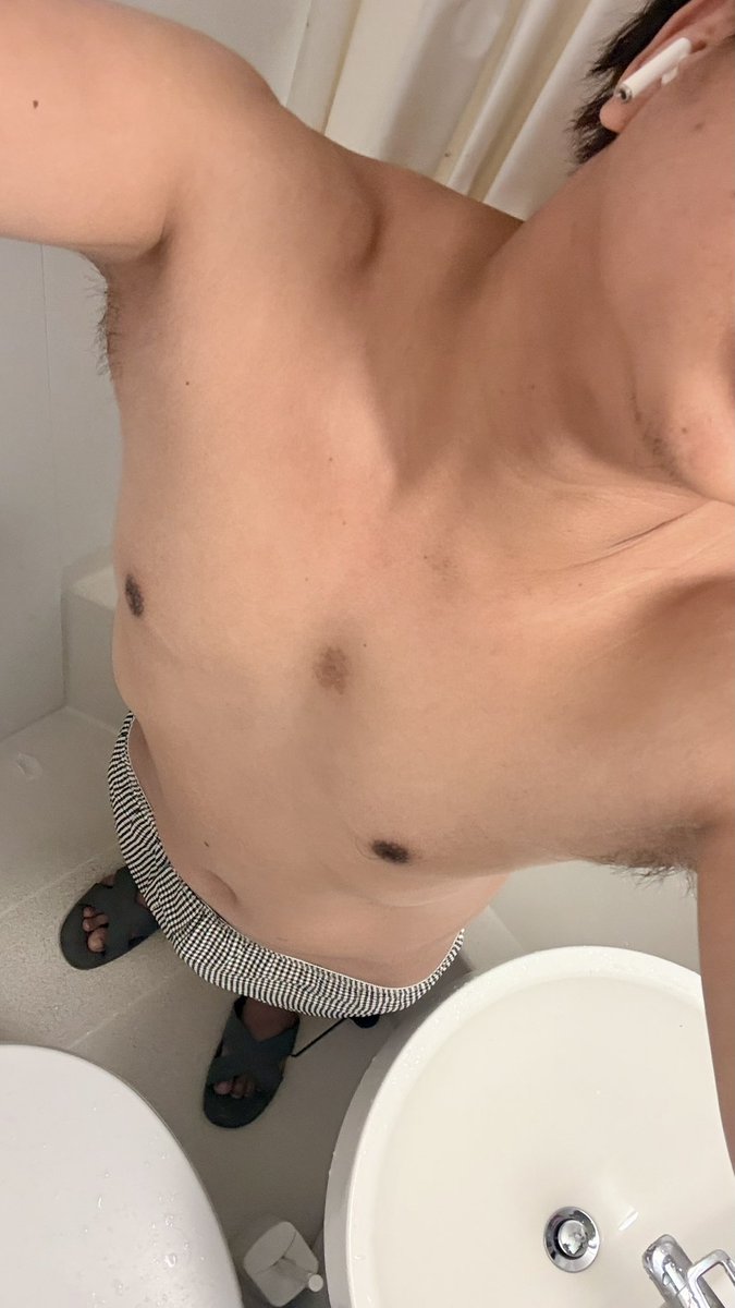YoYo06751974's tweet photo. ရေ တူတူချိုးကြမလား🤪🤪🤪🙈 https://t.co/x9NoMmEpjT
