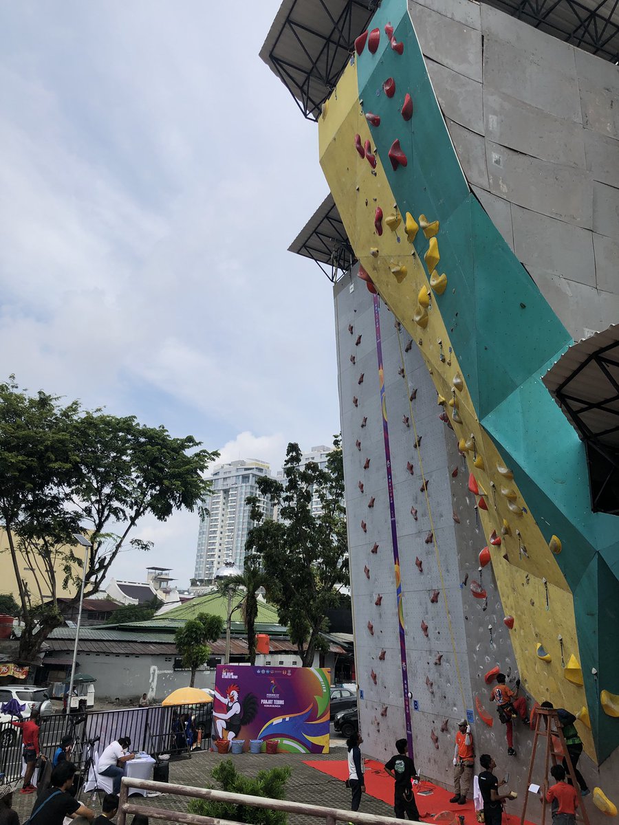 maidjarrahim's tweet photo. Pas bawa atlet dapat medali, giliran berangkat sendiri kek ko&amp;/$27;$:!/&amp; https://t.co/VueUvEoSdC