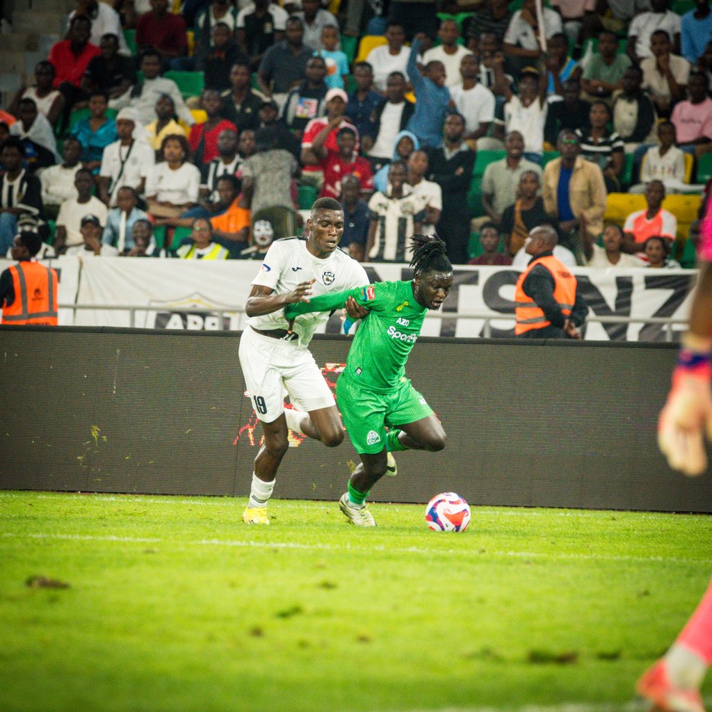 shengspear_1's tweet photo. Sharif Musa Sirengo Under The Lights!
🏟️ Amahoro Stadium,Kigali.
📸 @boxtoboxregista . #TaoNdani https://t.co/gI7JRfn6hv