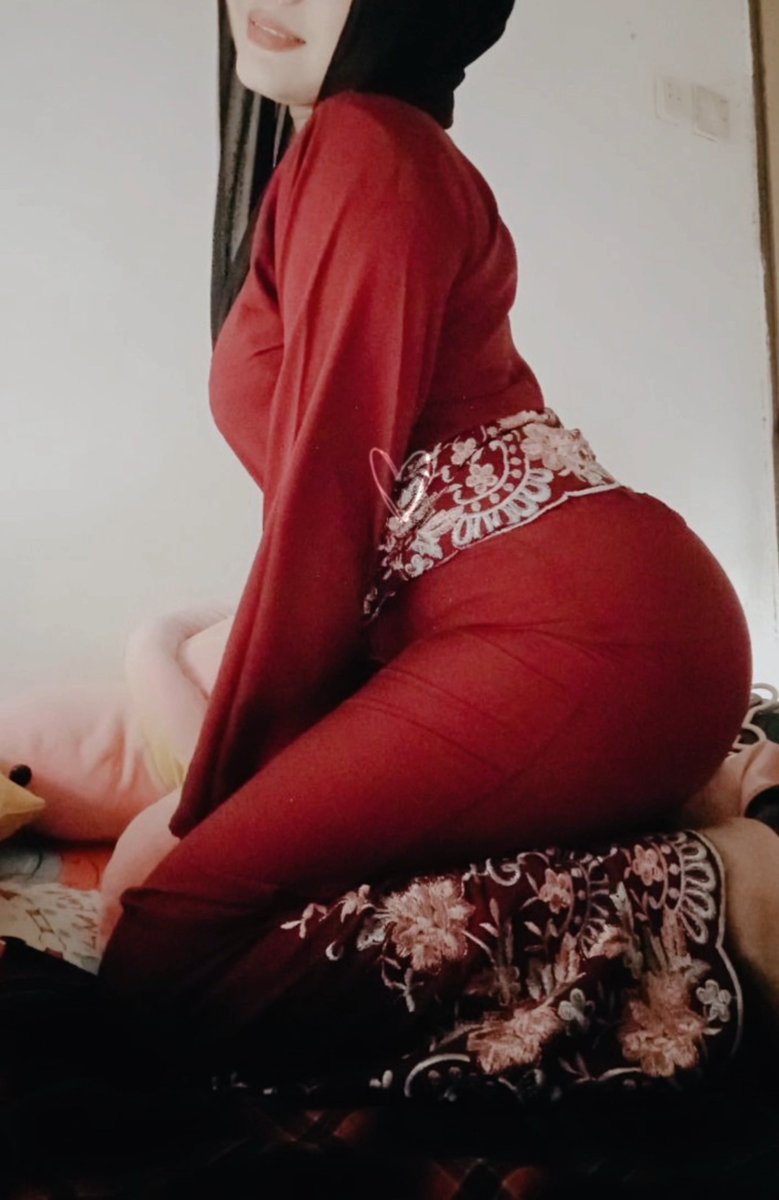chaayunks's tweet photo. Hot wife sent gambar suruh balik cepat 😅kalau u alls terus balik ke camne ? https://t.co/pQiOZ0rZhe