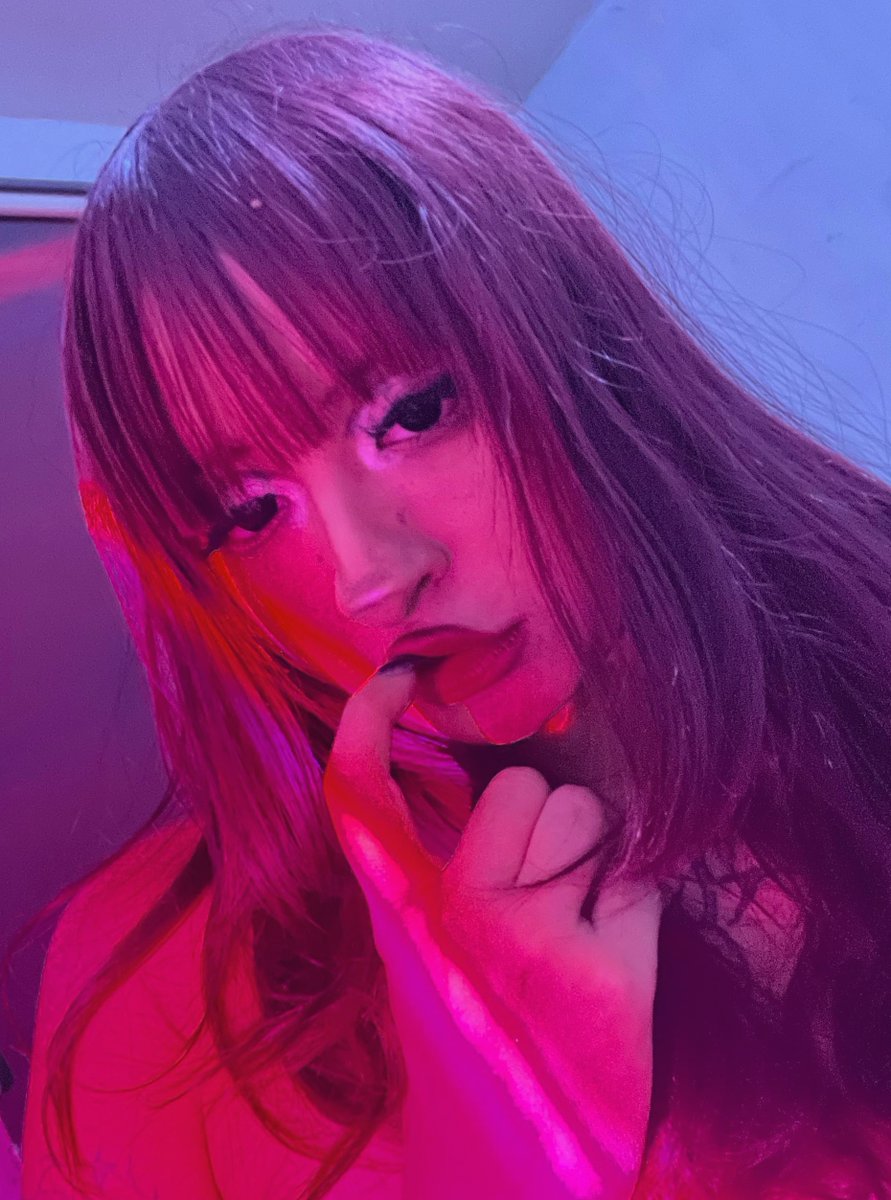 chipsandkaceoh's tweet photo. kinda bored n restless — catch me on Tele: SeYeon2007 https://t.co/Kcx4dcwVlB