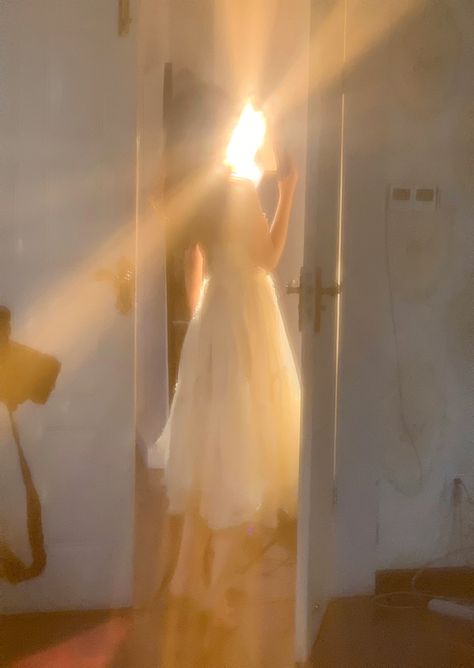 Manueltad's tweet photo. Soft glow, a whisper of lace, and a bride stepping into forever
HPLa https://t.co/uBqtC9hZeF