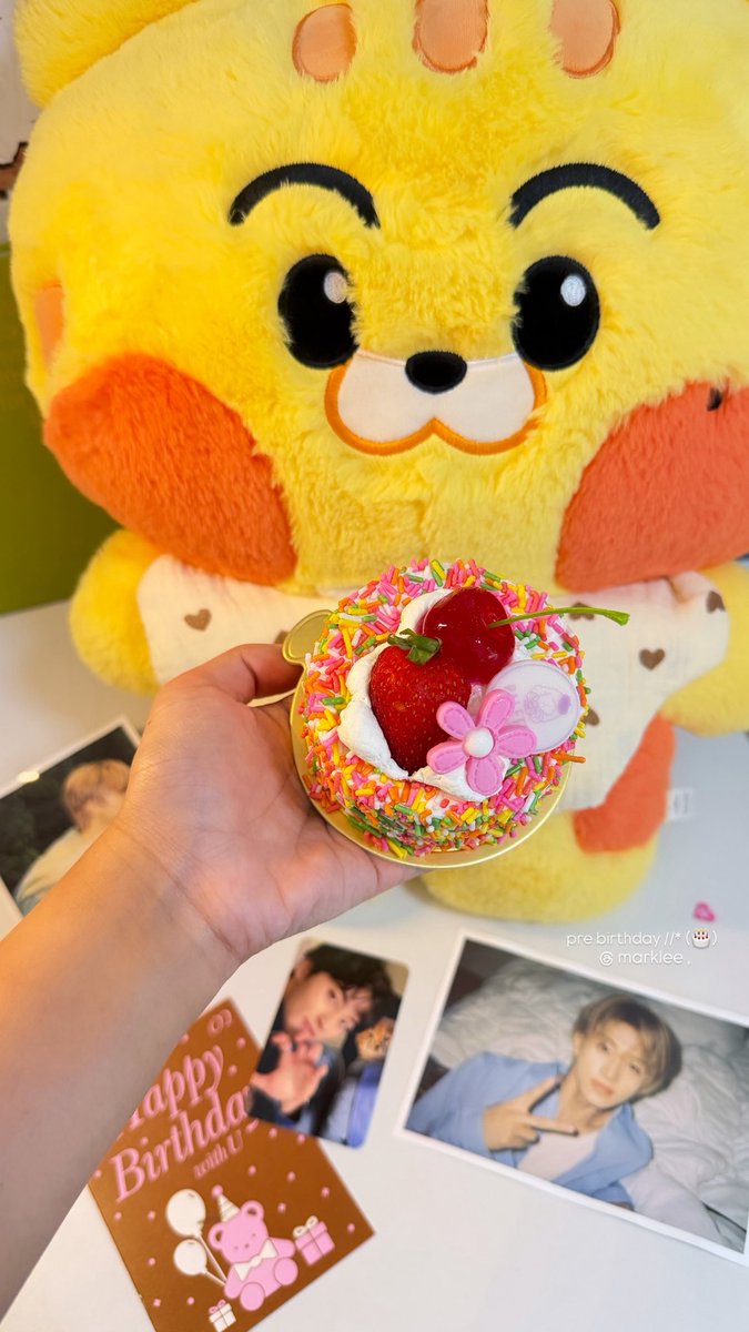 pmarkleehc's tweet photo. pre birthday //* (🎂) 
mark lee <3,🐯🍁♥️ https://t.co/dJTv4JTAtu