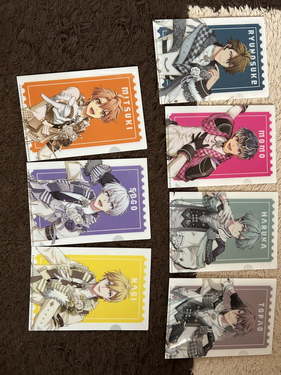 yukimaru9103's tweet photo. 4Jのグッズ特典〜✨
被りは無かったけど…見事に推しが居ない😭
交換を探します〜😅 https://t.co/N7NAtjyB5Y