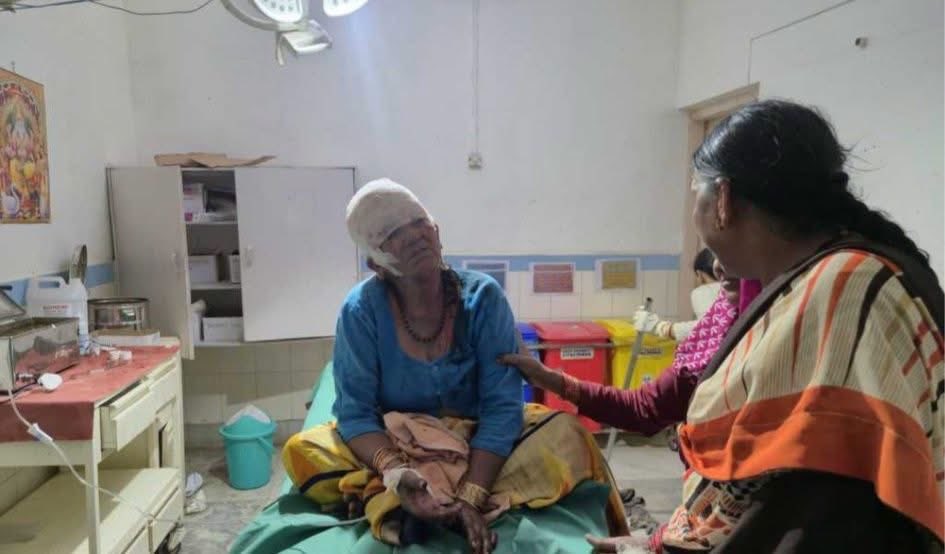 KumaonJagran's tweet photo. 65-Year-Old Woman Seriously Injured in Tiger Attack Near Ramnagar, Referred to Higher Centre

A 65-year-old woman was seriously injured in a tiger attack on Sunday morning near Kunkhet village in the Ramnagar area of Nainital district.

According to initial reports, Basanti Devi, wife of Bali Ram and a resident of Kunkhet, had gone to cut grass with another woman, Mohini Devi, at around 9 a.m. near Bailey Resorts when the tiger allegedly attacked her.

Family members, along with officials from the Kosi Range Forest Department, rushed her to the Ram Datt Joshi Government Combined Hospital in Ramnagar, where she received primary treatment. Due to the severity of her injuries, doctors referred her to a higher medical centre. Her family has reportedly taken her to Kashipur for advanced treatment.