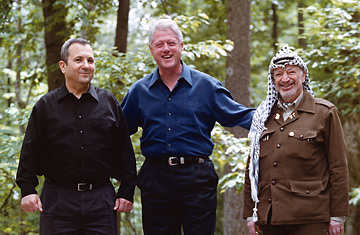 Ostrov_A's tweet photo. On this day in 2000, the Camp David peace talks ended.

Yasser Arafat was offered a Palestinian state on a silver platter. As Bill Clinton later lamented: "I killed myself to give the Palestinians a state."

Arafat rejected it. Instead, he launched the 2nd Intifada, unleashing years of suicide bombings and terror.

Twenty-six years later, and after the horrors of Oct. 7, nothing has changed and the central obstacle to peace remains a Palestinian leadership that continues to choose violence and rejection, over peace and hope.