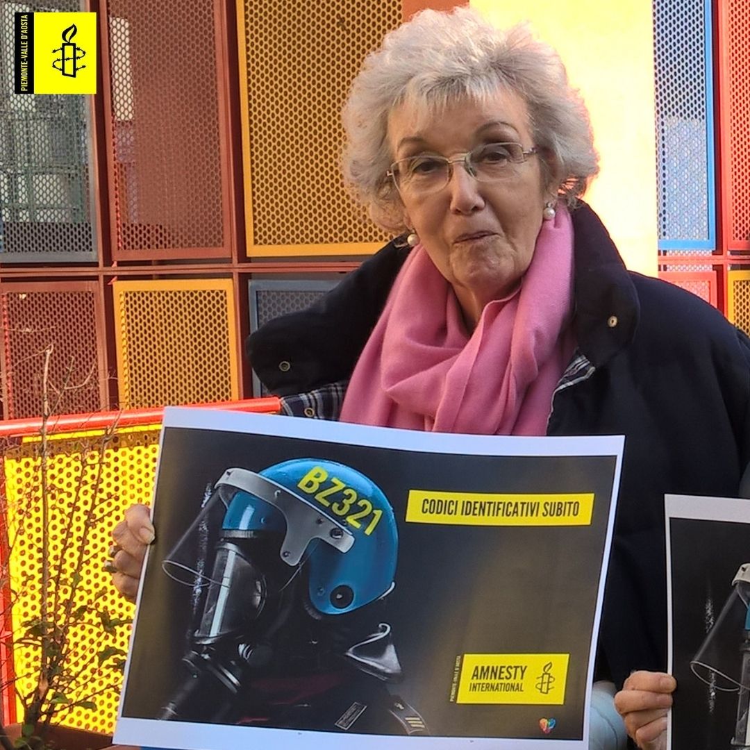AmnestyTorreP's tweet photo. A venticinque anni dal G8 di Genova, torniamo a chiedere l’introduzione di codici identificativi alfanumerici visibili per gli agenti impiegati nei servizi di ordine pubblico.
Leggi i dettagli e firma il nostro appello: https://t.co/jKbnYeCarE https://t.co/bvv91whAMD