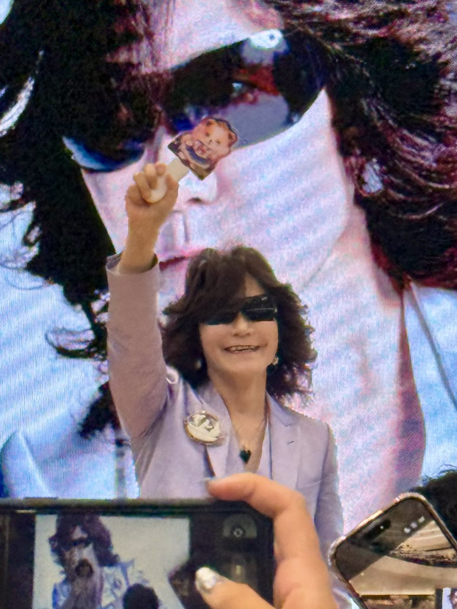scaxcro's tweet photo. 好きなボーカリストはたくさんいるけど
やっぱり世界一好きな歌声はToshlさんだな
久しぶりの生歌に圧倒されました
本音を言えばX JAPANを見たいしソロのオリジナル曲を聴きたいけど
Toshlさんが笑顔で幸せそうに歌ってたら
それでいいのかなって思いもある
命ある限り歌い続けてほしい

#Toshl https://t.co/DVPRC8khWi