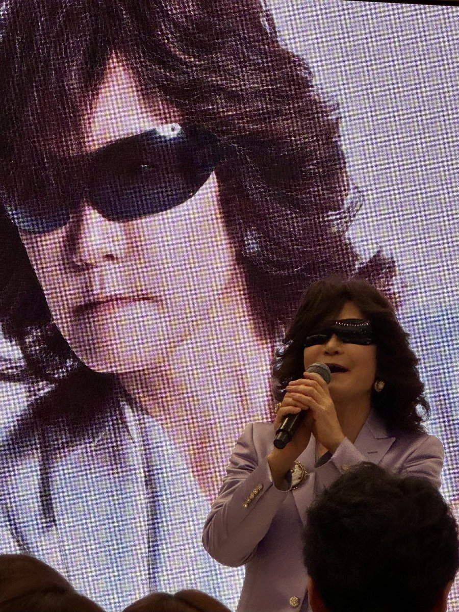 scaxcro's tweet photo. 好きなボーカリストはたくさんいるけど
やっぱり世界一好きな歌声はToshlさんだな
久しぶりの生歌に圧倒されました
本音を言えばX JAPANを見たいしソロのオリジナル曲を聴きたいけど
Toshlさんが笑顔で幸せそうに歌ってたら
それでいいのかなって思いもある
命ある限り歌い続けてほしい

#Toshl https://t.co/DVPRC8khWi