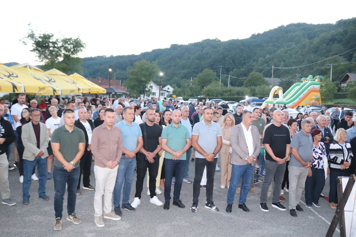 AGoganovic's tweet photo. Заједно са народним послаником Данијелом Јошићем, присуствовао сам Завичајном сабору код Маглаја. Чувајући наша српска огњишта, чувамо идентитет, традицију и завичај. Подршка расељеним и повратницима остаје наша трајна обавеза. https://t.co/IpcwCtZvzp