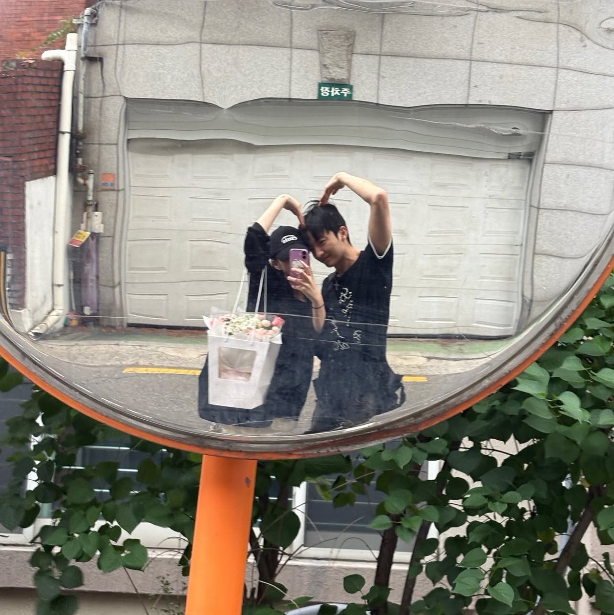 kdramahotgists's tweet photo. First in my lineage to witness a Kdrama actress’s boyfriend proudly posting her on Instagram for her birthday. 😭❤️

Vata is really proud of his relationship with actress Ji Ye-eun and honestly, we love to see it. https://t.co/6ELhFumvF7