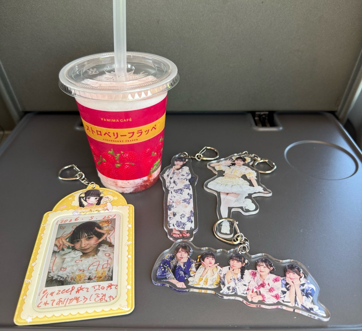 naaaa_4141's tweet photo. 本日久しぶりで緊張するけど居ます…🥲

ぼっち参戦なので一緒にいてくれる方募集します…😭🌻 https://t.co/PaVNREZvzU