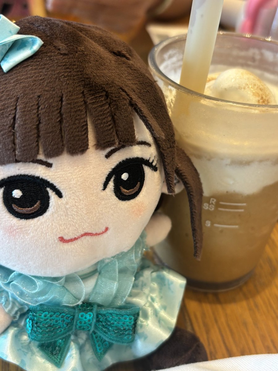 ringuvv's tweet photo. 카냥과 밀크티 https://t.co/xQ6JFa67rl
