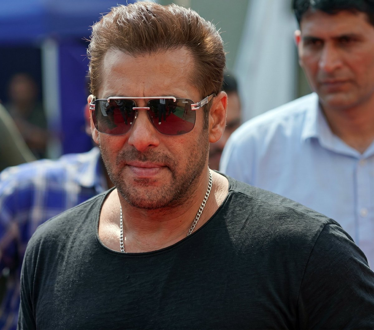 IBeingJay_'s tweet photo. This is the perfect time for the title announcement @directorvamshi @SVC_official

Megastar #SalmanKhan is already ruling the entire internet right now. It's perfect time to drop the title  announcement on 27th July. There won't be a better opportunity than this to create absolute havoc!